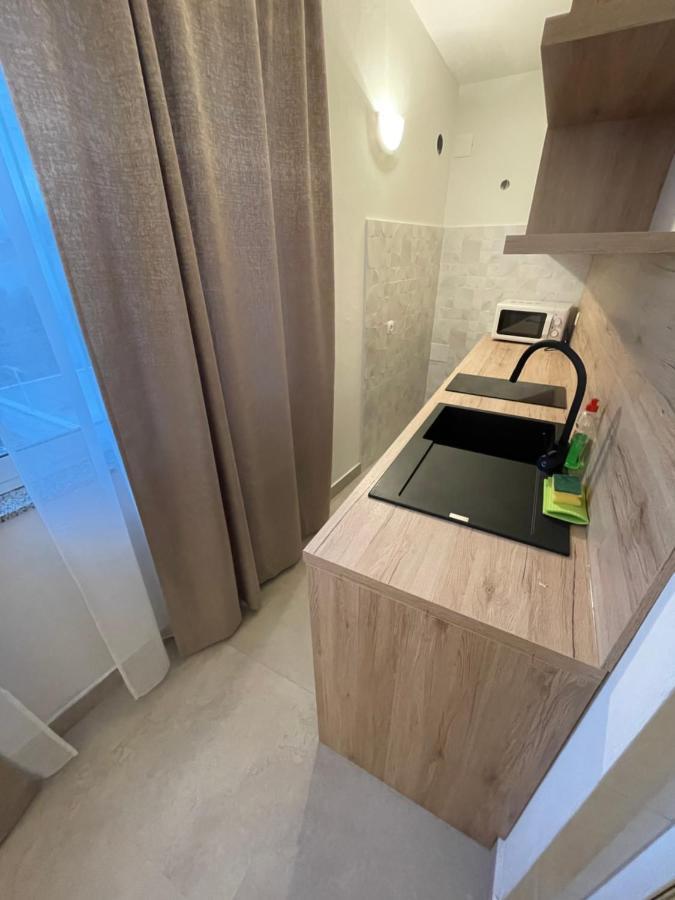 Diana Rooms And Apartments Starigrad Paklenica Bagian luar foto