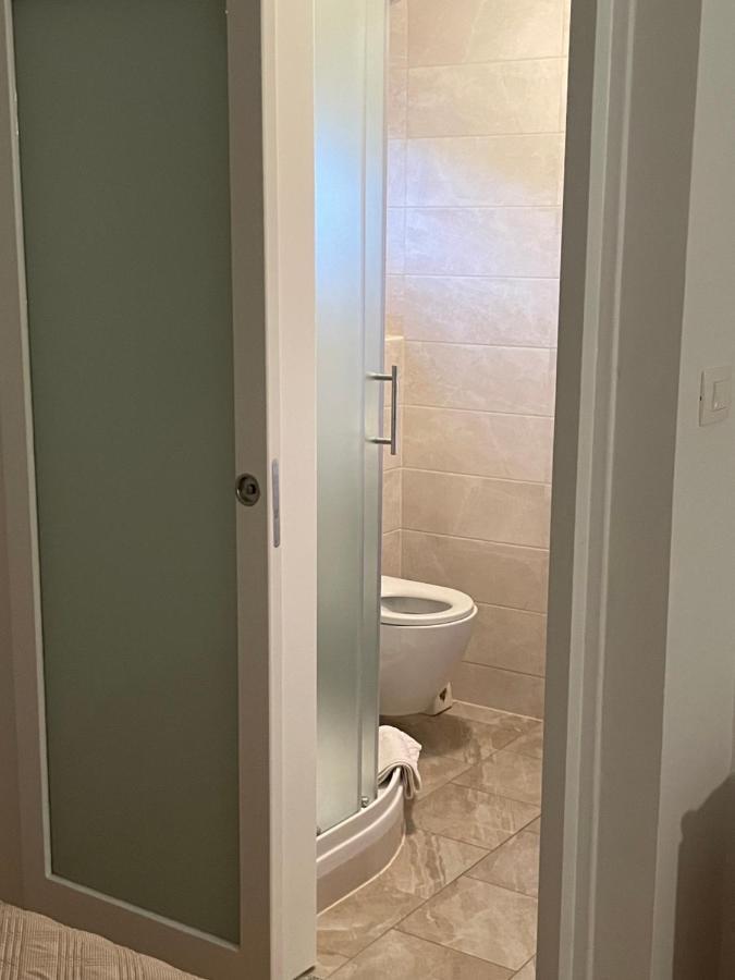 Diana Rooms And Apartments Starigrad Paklenica Bagian luar foto