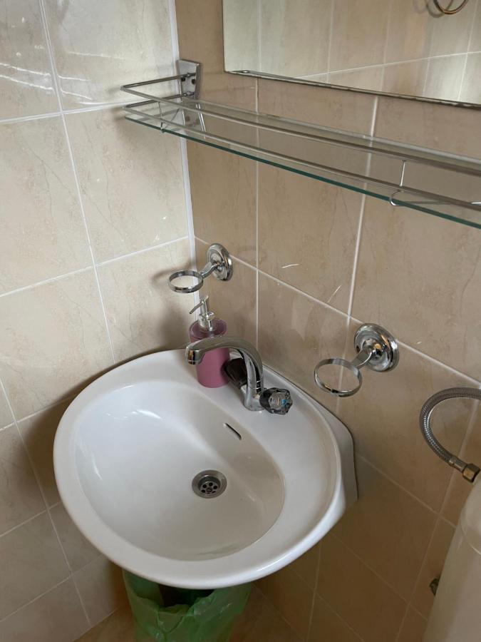 Diana Rooms And Apartments Starigrad Paklenica Bagian luar foto