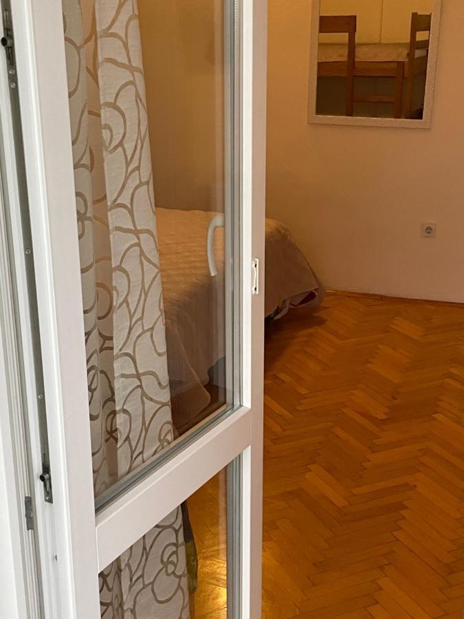 Diana Rooms And Apartments Starigrad Paklenica Bagian luar foto