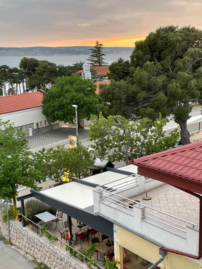 Diana Rooms And Apartments Starigrad Paklenica Bagian luar foto