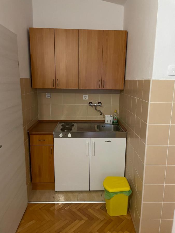 Diana Rooms And Apartments Starigrad Paklenica Bagian luar foto