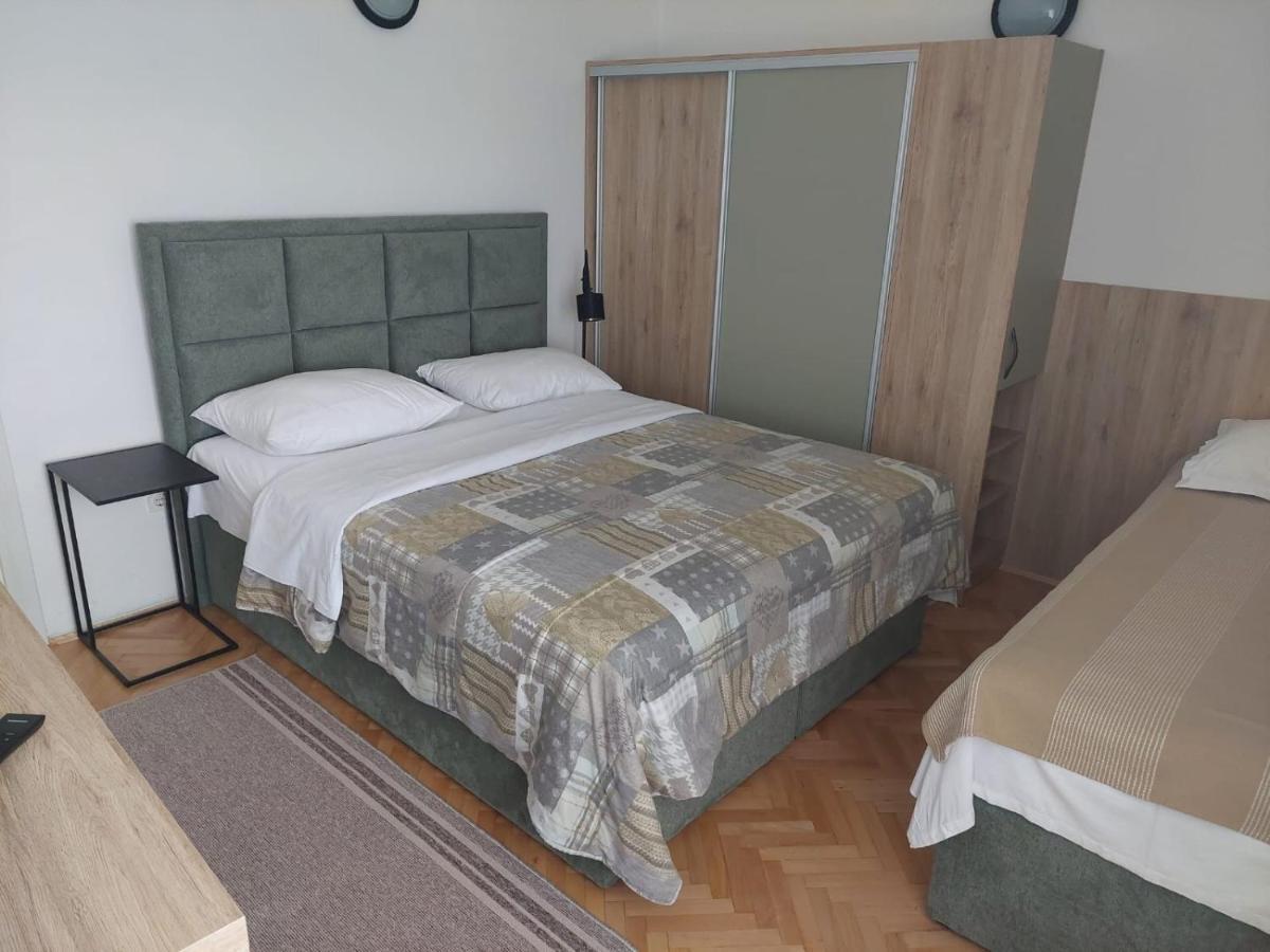 Diana Rooms And Apartments Starigrad Paklenica Bagian luar foto