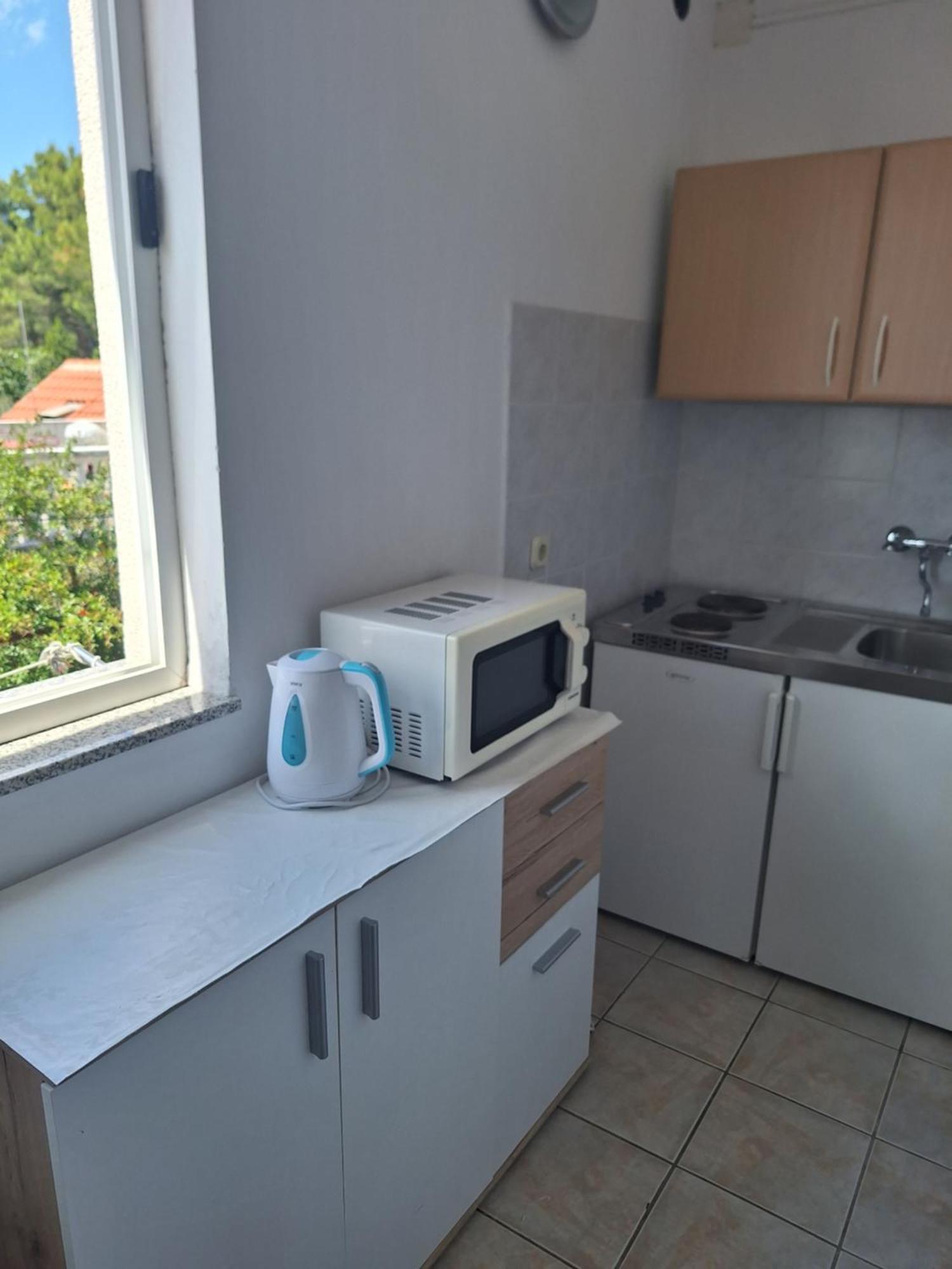Diana Rooms And Apartments Starigrad Paklenica Bagian luar foto