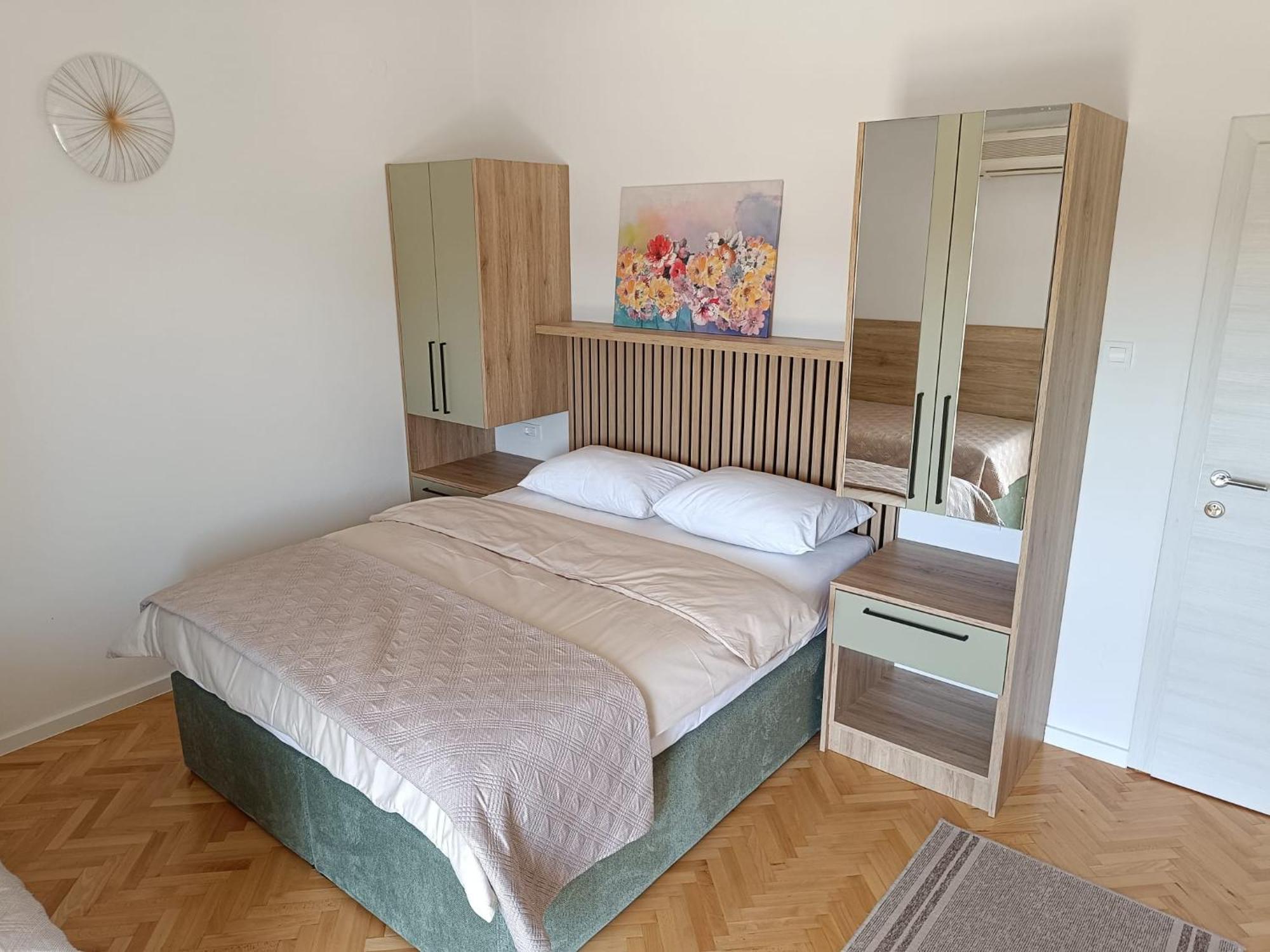 Diana Rooms And Apartments Starigrad Paklenica Bagian luar foto