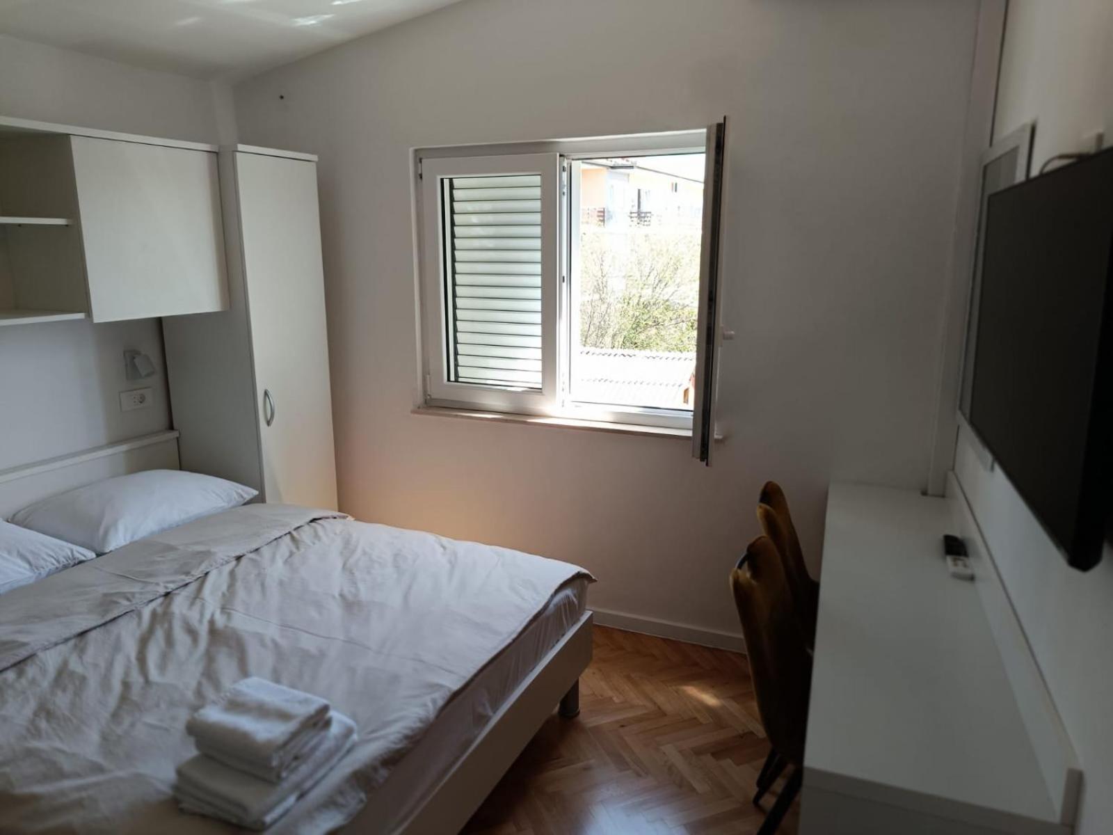 Diana Rooms And Apartments Starigrad Paklenica Ruang foto