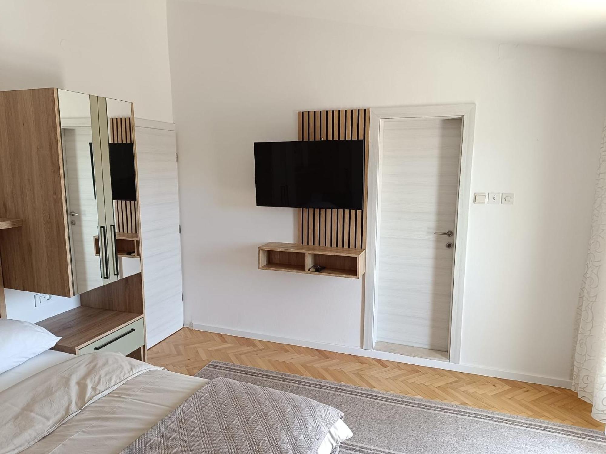 Diana Rooms And Apartments Starigrad Paklenica Ruang foto