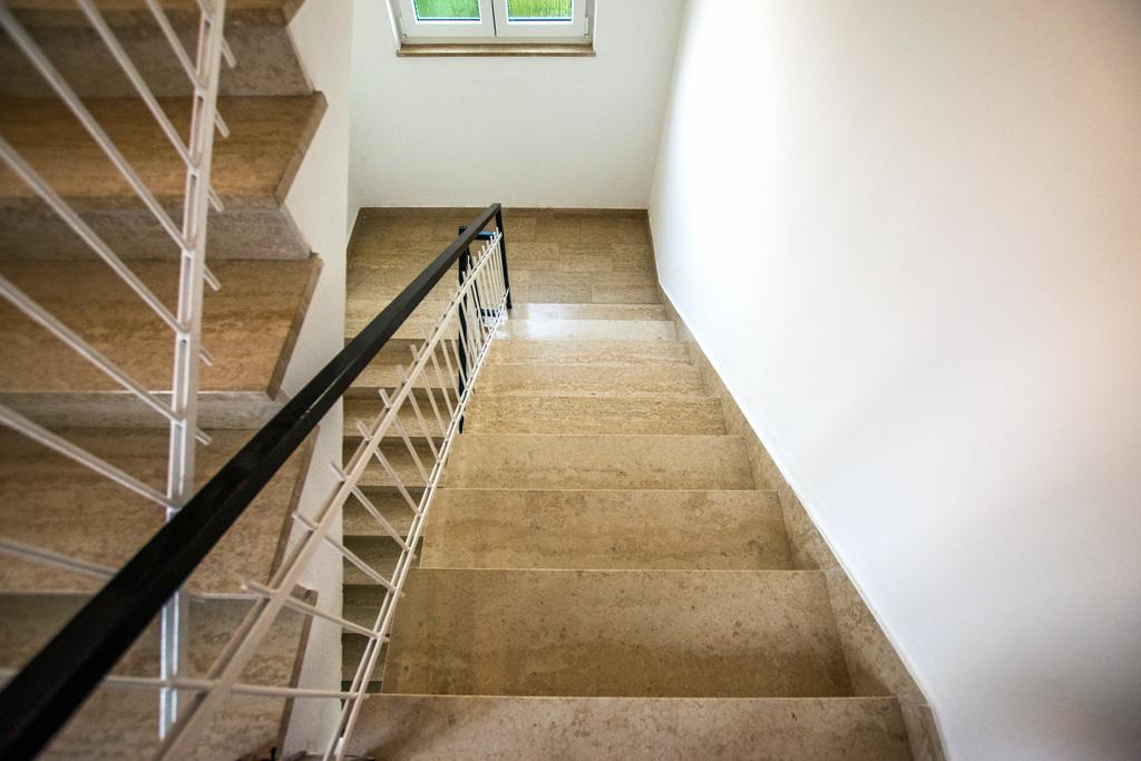 Diana Rooms And Apartments Starigrad Paklenica Bagian luar foto