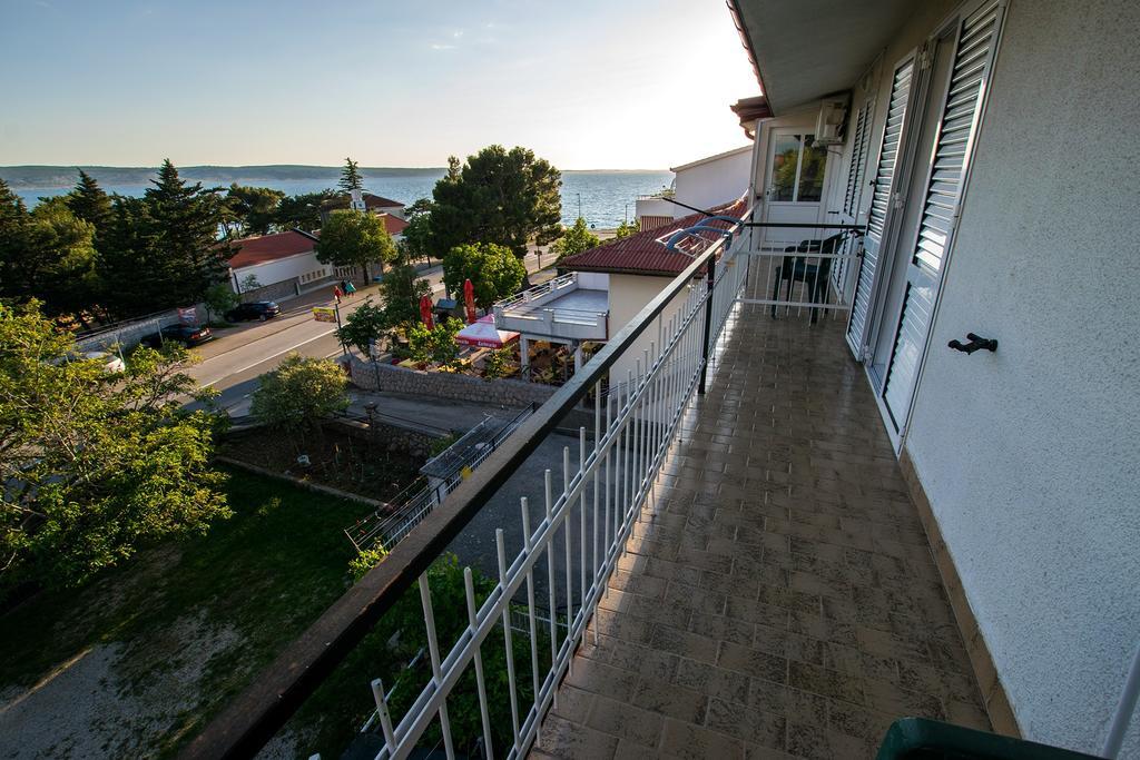 Diana Rooms And Apartments Starigrad Paklenica Bagian luar foto