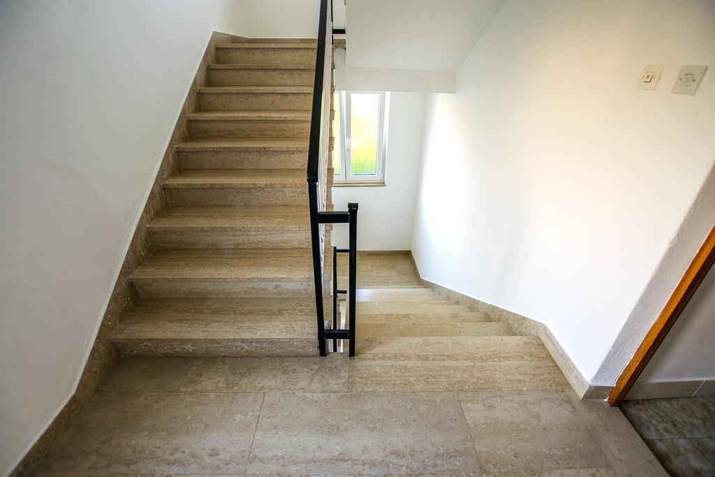 Diana Rooms And Apartments Starigrad Paklenica Bagian luar foto