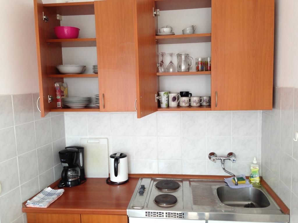 Diana Rooms And Apartments Starigrad Paklenica Ruang foto